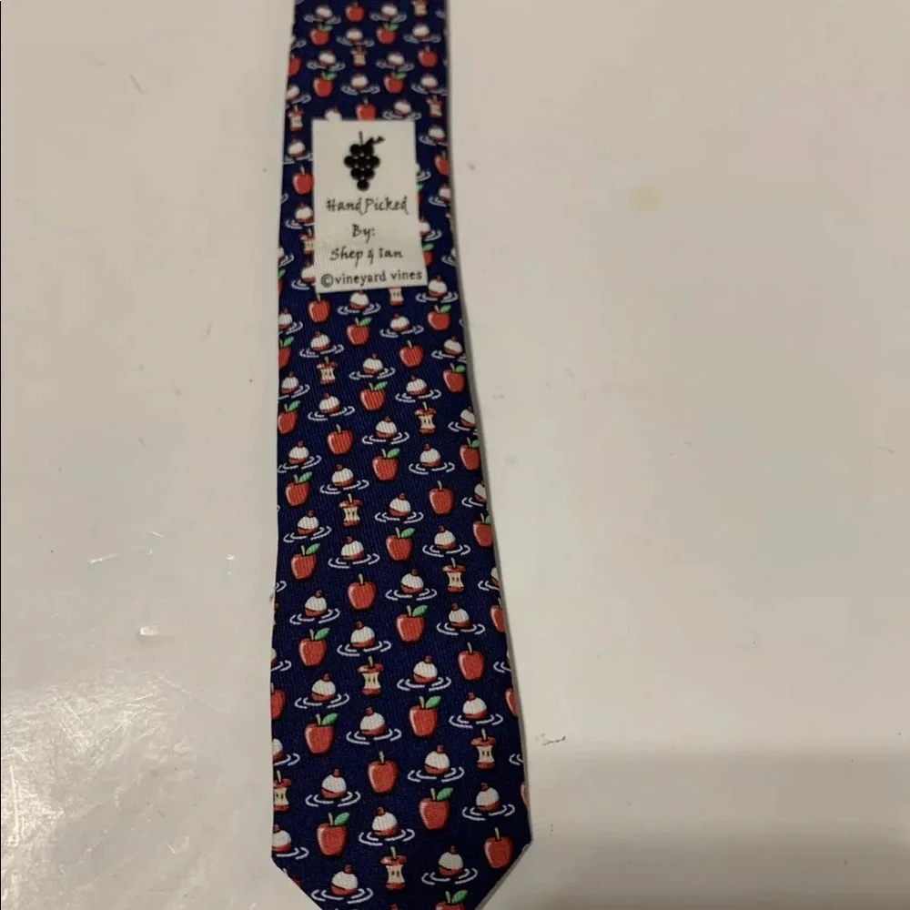 Vineyard Vines Bobbing For Apples Silk Boys Tie - Picture 8 of 8